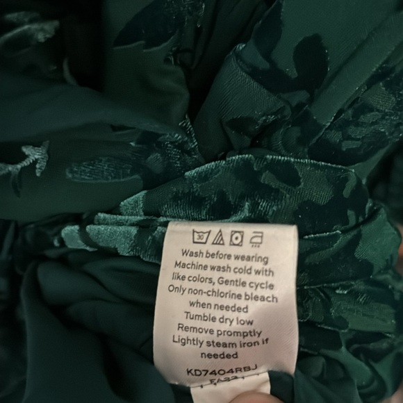 Draper James Velvet Burnout Wrap Dress M NWOT - Picture 15 of 16